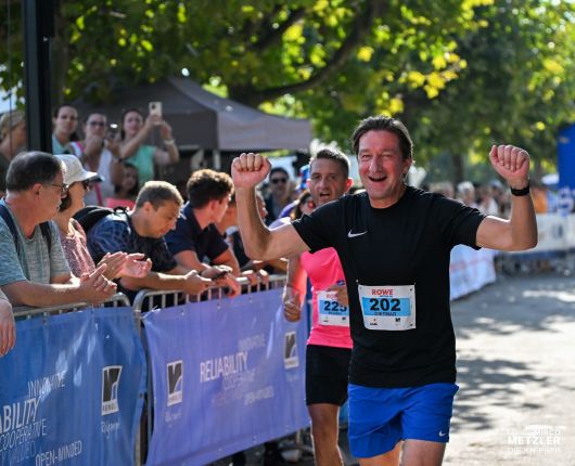 Nibelungenlauf Mann läuft ein