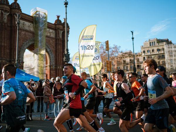 Wer nach einem Halbmarathon-Trainingsplan gelaufen ist, hat im Rennen mehr Spaß