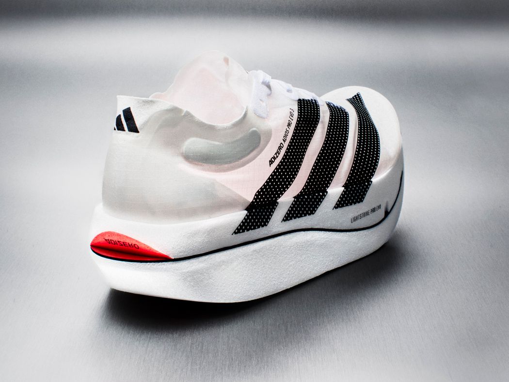Der Adidas Evo 3 mit dem von außen sichtbaren Carbon-Element